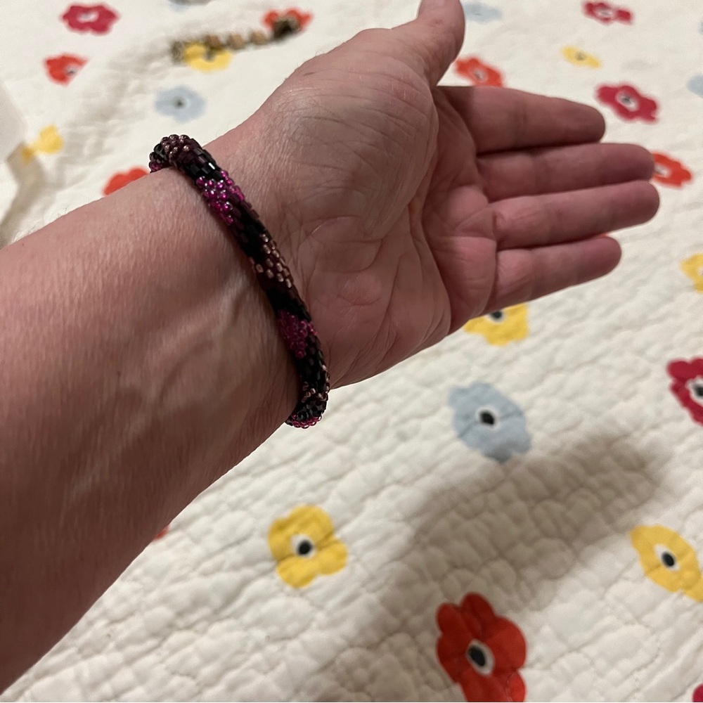 BEADED Purple Pink Gold Bracelet Size: Small - Medium Fits if You Like Snug - Picture 4 of 6